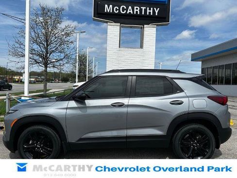 New 2026 Chevrolet TrailBlazer LT w/ Convenience Package FWD image 2