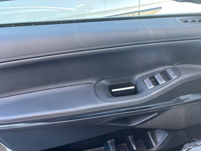 New 2026 Lincoln Navigator Reserve AWD/4WD image 16