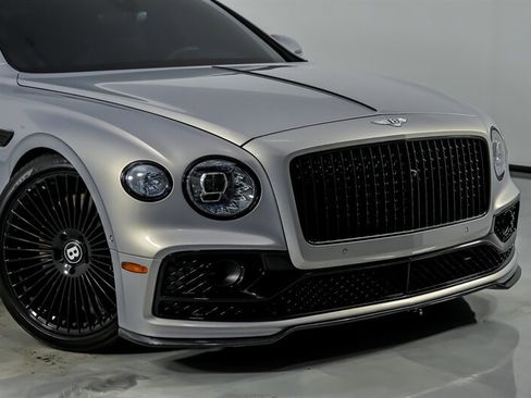 Used 2022 Bentley Flying Spur V8 AWD/4WD image 3