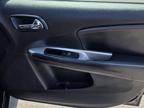 Used 2017 Dodge Journey GT image 17