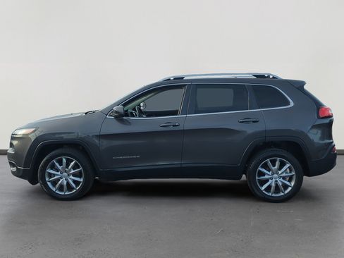 Used 2018 Jeep Cherokee Limited image 2