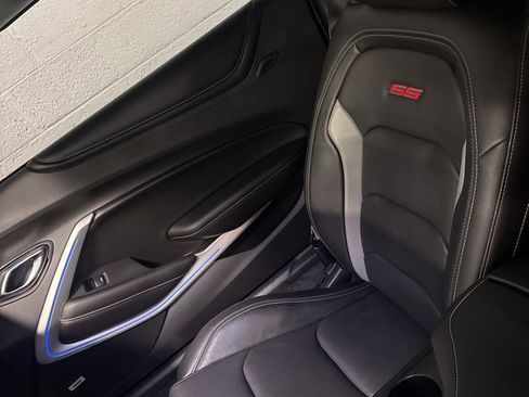 Used 2016 Chevrolet Camaro SS image 7