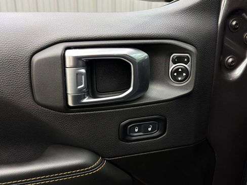 Used 2025 Jeep Wrangler Unlimited Sahara w/ Safety Group image 26