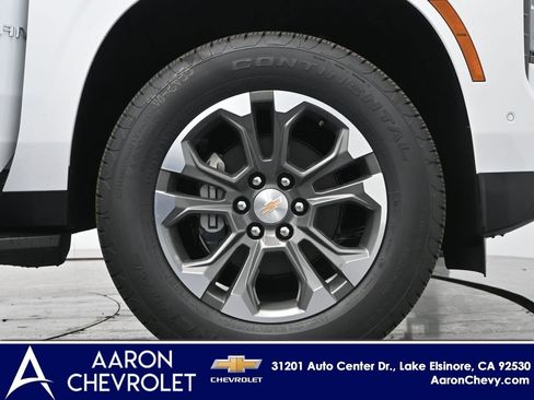 New 2026 Chevrolet Suburban LT w/ Comfort Package image 43