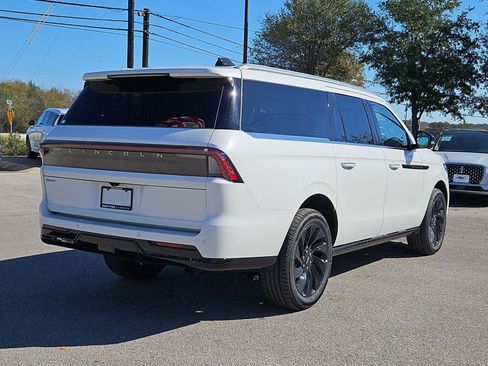 New 2025 Lincoln Navigator L Black Label image 9