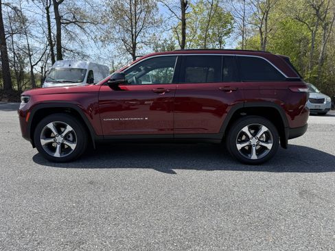 New 2026 Jeep Grand Cherokee Limited AWD/4WD image 4