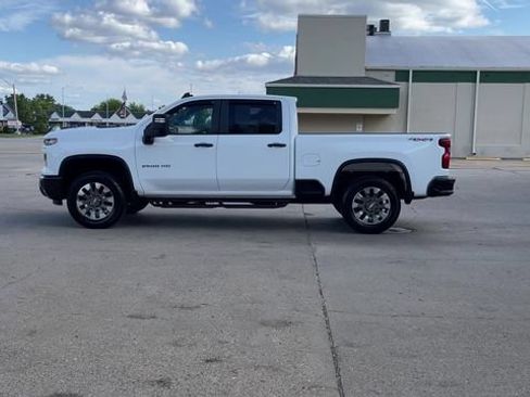 Used 2024 Chevrolet Silverado 2500 Custom w/ Custom Value Package AWD/4WD image 5