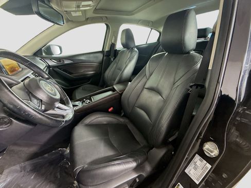 Used 2017 MAZDA MAZDA3 Grand Touring image 22