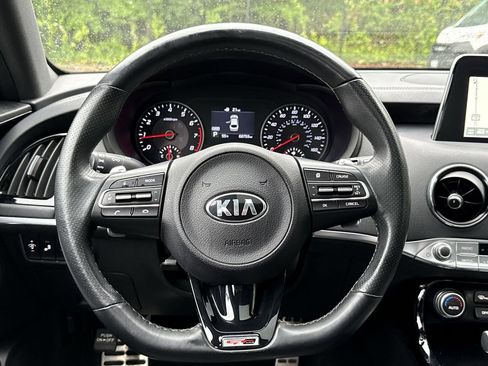 Used 2021 Kia Stinger GT-Line w/ Sun & Sound Package RWD image 11