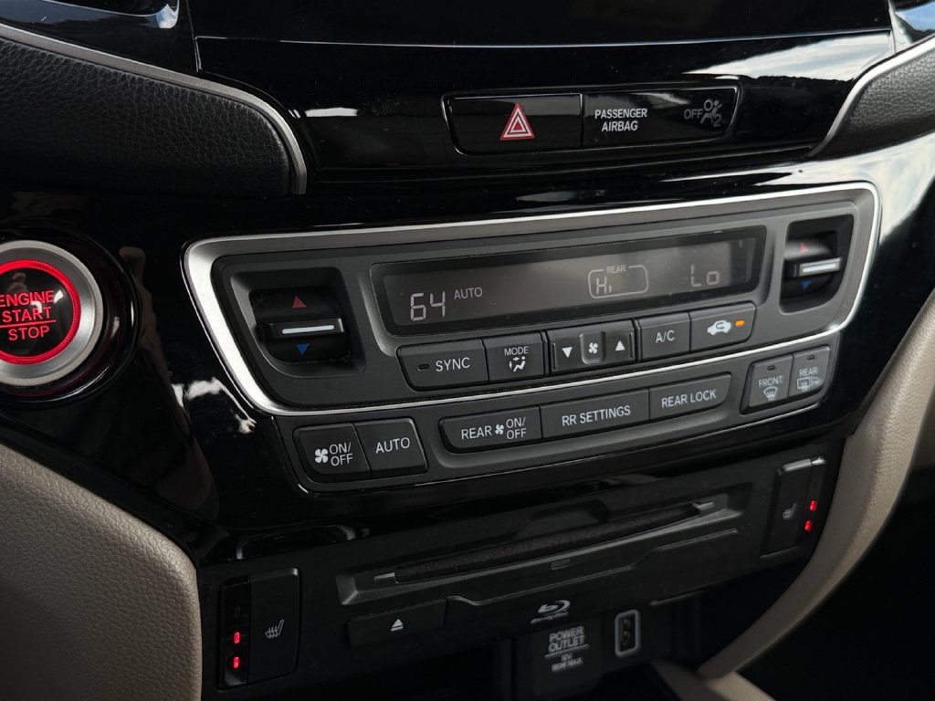 Used 2022 Honda Pilot Touring image 11