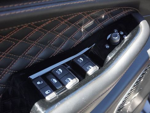 Used 2023 Jeep Grand Cherokee Summit AWD/4WD image 31