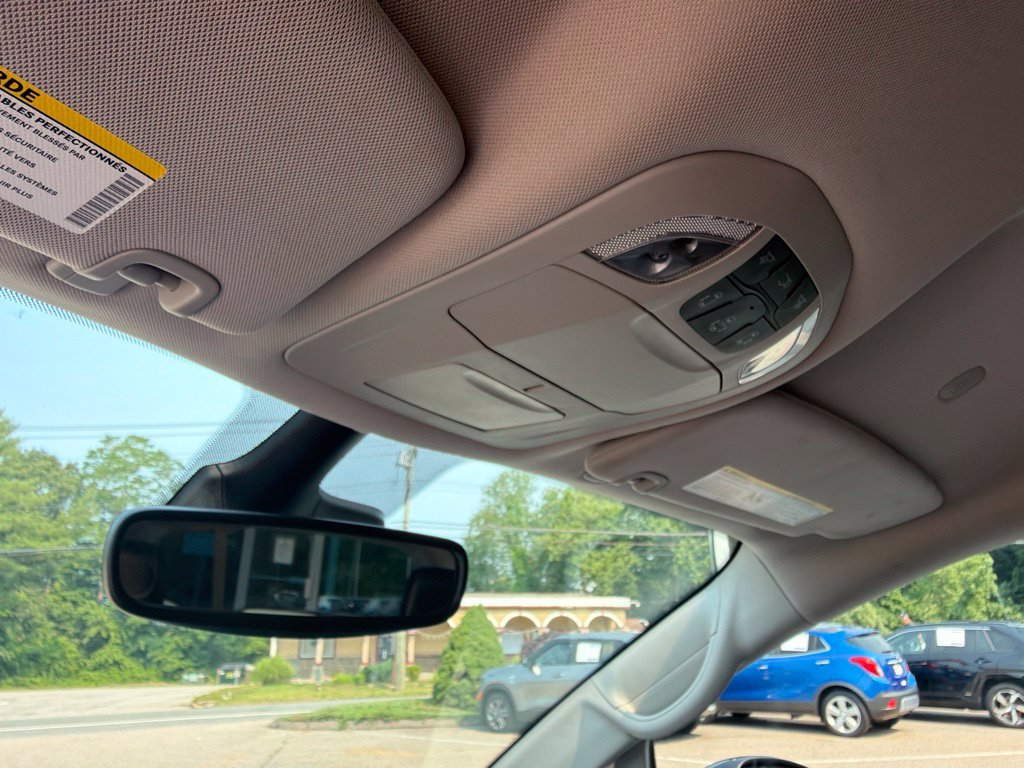 Used 2023 Chrysler Pacifica Touring-L FWD image 19