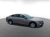 Used 2024 Chevrolet Malibu LT image 2