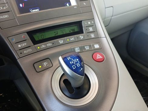 Used 2015 Toyota Prius Two FWD image 28