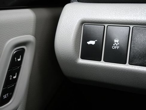 Used 2023 Honda Pilot Touring image 15