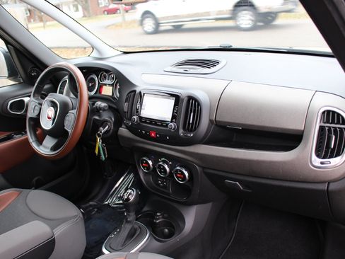 Used 2014 FIAT 500L Trekking w/ Popular Equipment Group image 40