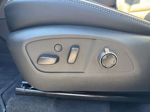 New 2026 GMC Acadia Denali Ultimate w/ LPO, Floor Liner Package image 27