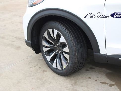 New 2026 Ford Explorer Platinum image 5