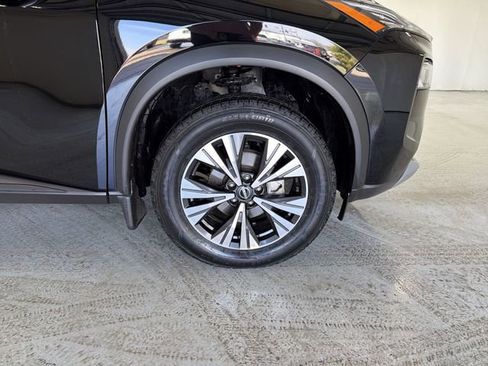 Used 2022 Nissan Rogue SV w/ SV Premium Package image 14