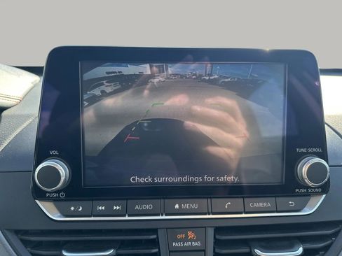 Used 2025 Nissan Altima 2.5 SR image 17