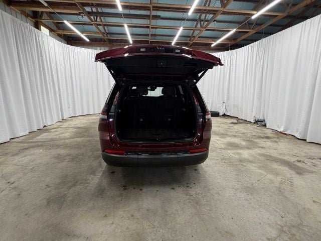 Used 2025 Jeep Grand Cherokee L Altitude AWD/4WD image 24
