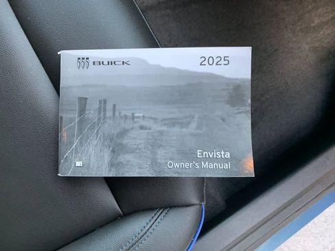 Used 2025 Buick Envista Sport Touring w/ Convenience I Package FWD image 13