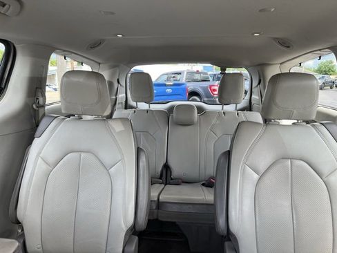 Used 2017 Chrysler Pacifica Touring-L Plus w/ Advanced Safetytec Group image 33