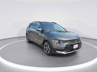 Used 2023 Kia Niro EX Touring FWD video 2