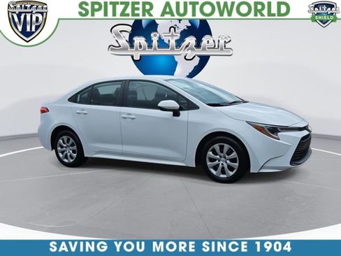 Used 2023 Toyota Corolla LE FWD image 2