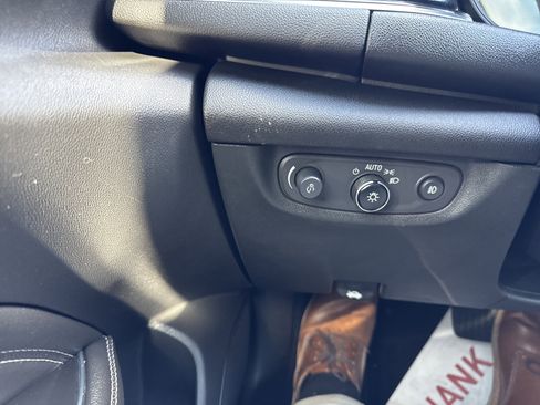 Used 2018 Buick Regal Preferred image 32