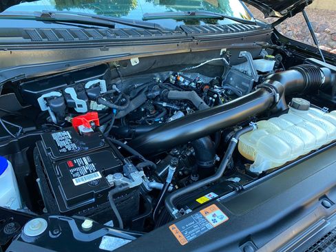 Used 2024 Ford Expedition Limited image 17