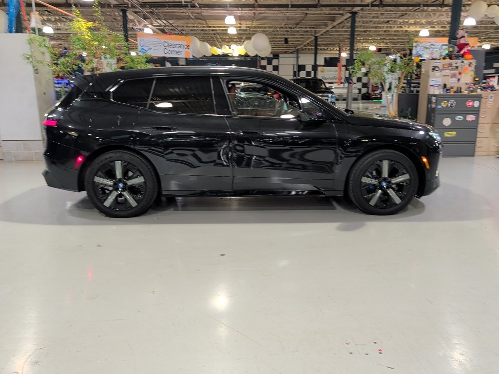 Certified 2024 BMW iX xDrive50 w/ Premium Package AWD/4WD image 10