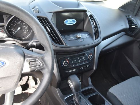 Used 2019 Ford Escape SE image 9