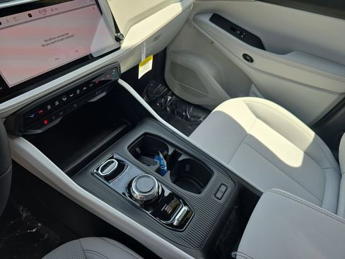 New 2026 Jeep Cherokee Limited AWD/4WD image 25