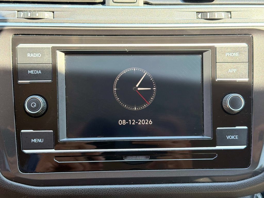 Used 2021 Volkswagen Tiguan S FWD image 23
