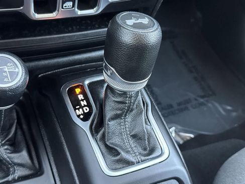 Used 2024 Jeep Wrangler Sahara image 13