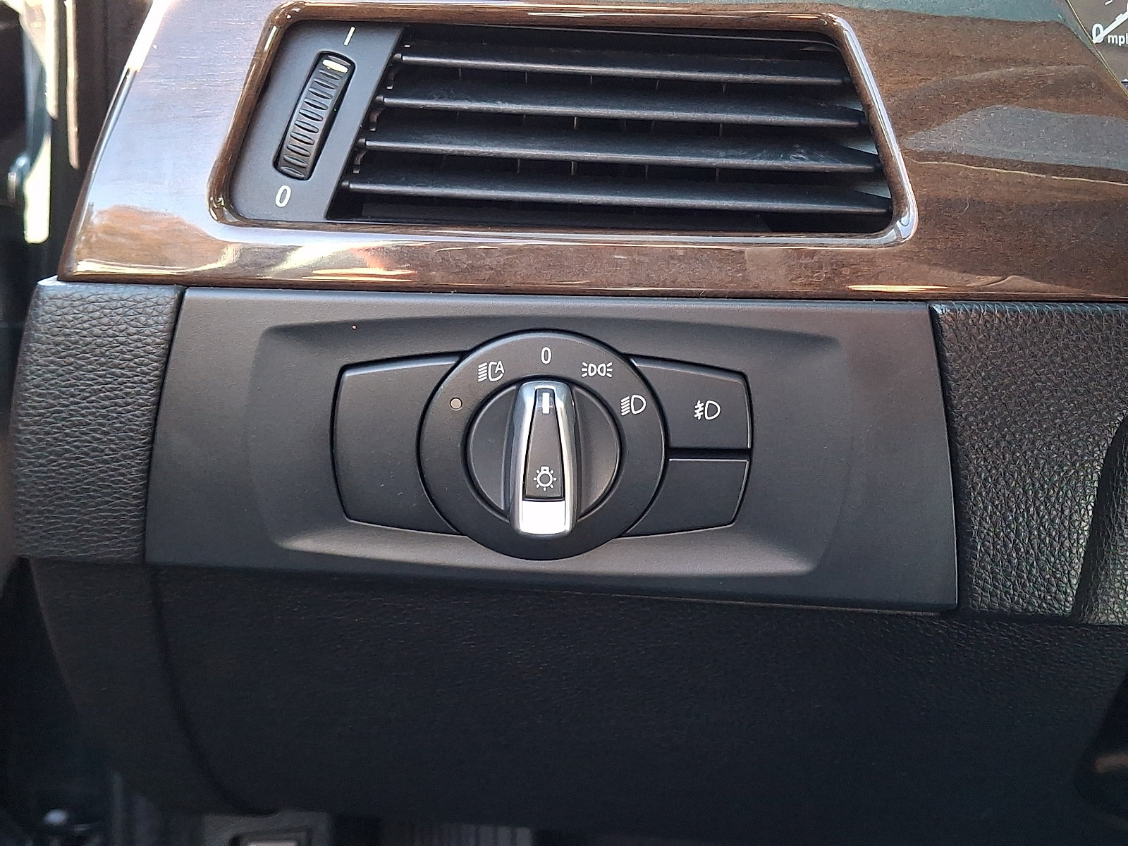 Used 2009 BMW 328i xDrive Sedan AWD/4WD image 28