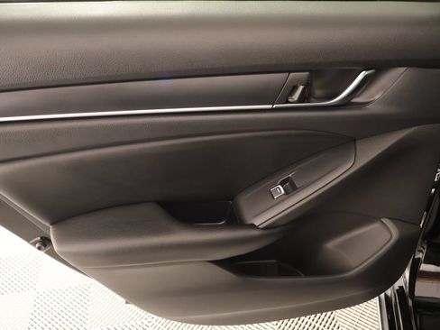 Used 2020 Honda Accord EX image 17