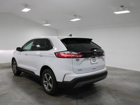 Used 2024 Ford Edge SEL w/ Convenience Package image 7