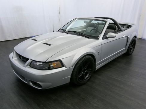 Used 2004 Ford Mustang Cobra RWD image 3