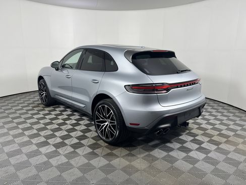 Certified 2026 Porsche Macan AWD/4WD image 3