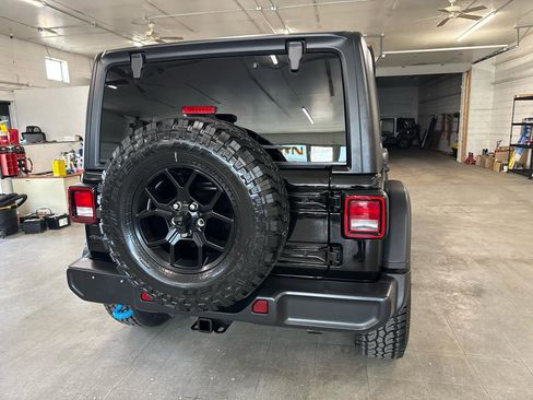 Used 2024 Jeep Wrangler Unlimited image 85