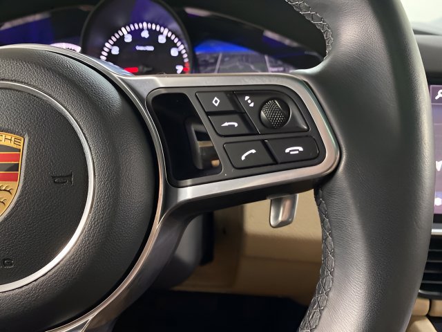 Used 2023 Porsche Cayenne AWD/4WD image 34