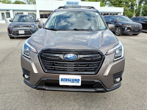 Used 2024 Subaru Forester Premium AWD/4WD image 9