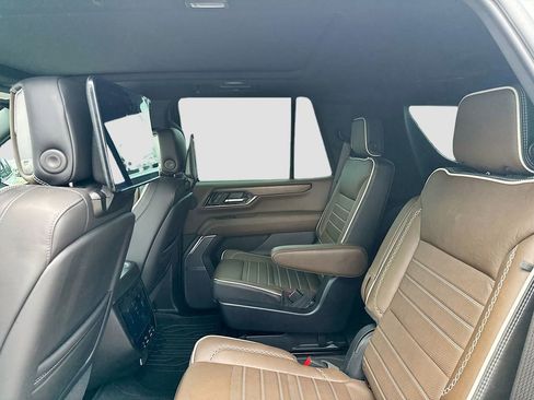 Used 2025 GMC Yukon Denali Ultimate AWD/4WD image 24