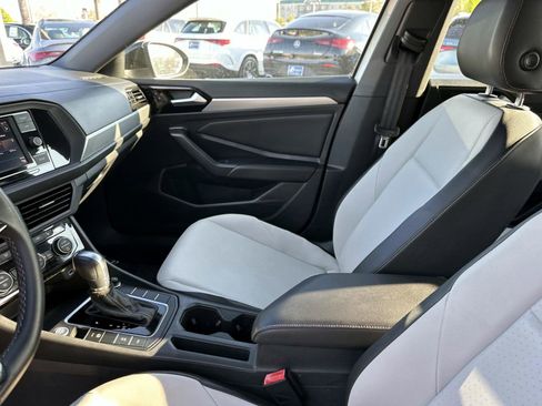 Used 2019 Volkswagen Jetta R-Line image 21