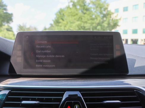 Used 2018 BMW 530i w/ M Sport Package RWD image 36