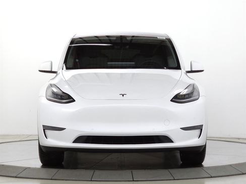 Used 2020 Tesla Model Y Long Range image 2