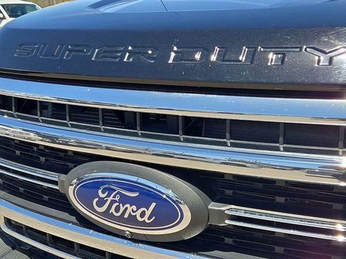 Used 2021 Ford F250 Lariat w/ Lariat Ultimate Package AWD/4WD image 7