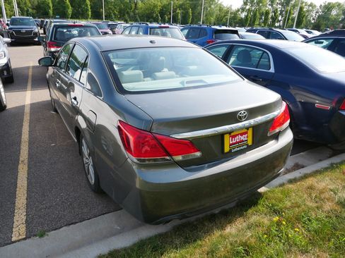 Used 2012 Toyota Avalon Limited FWD image 3